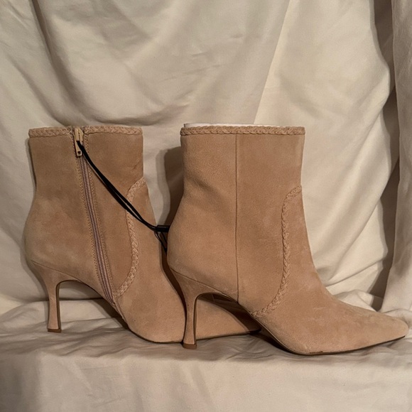 NWT Express Tan Genuine Suede Heeled Ankle Boots w/ braid detail - Picture 5 of 5